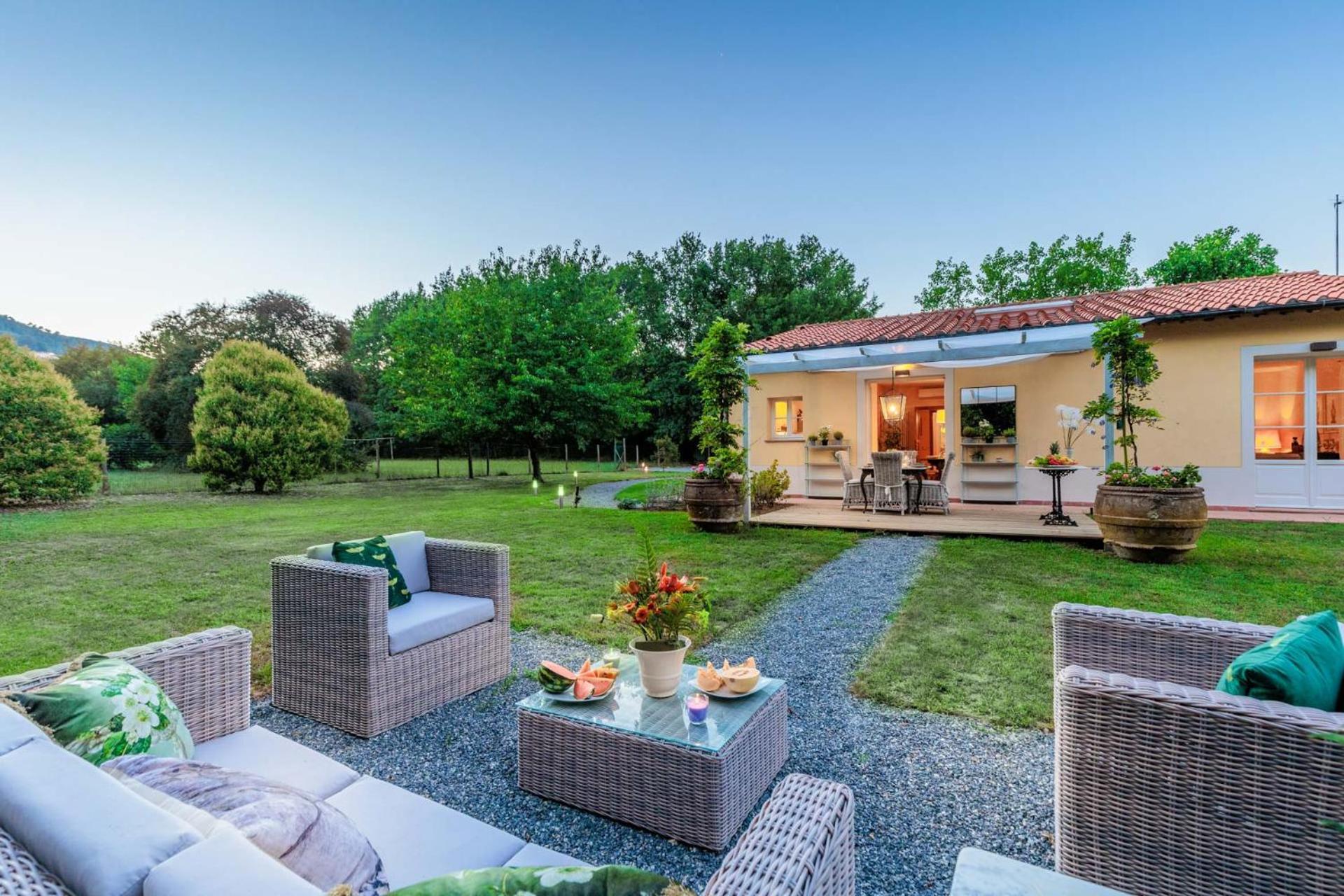 Villa Bassotta, A Charming Cottage Лукка Экстерьер фото