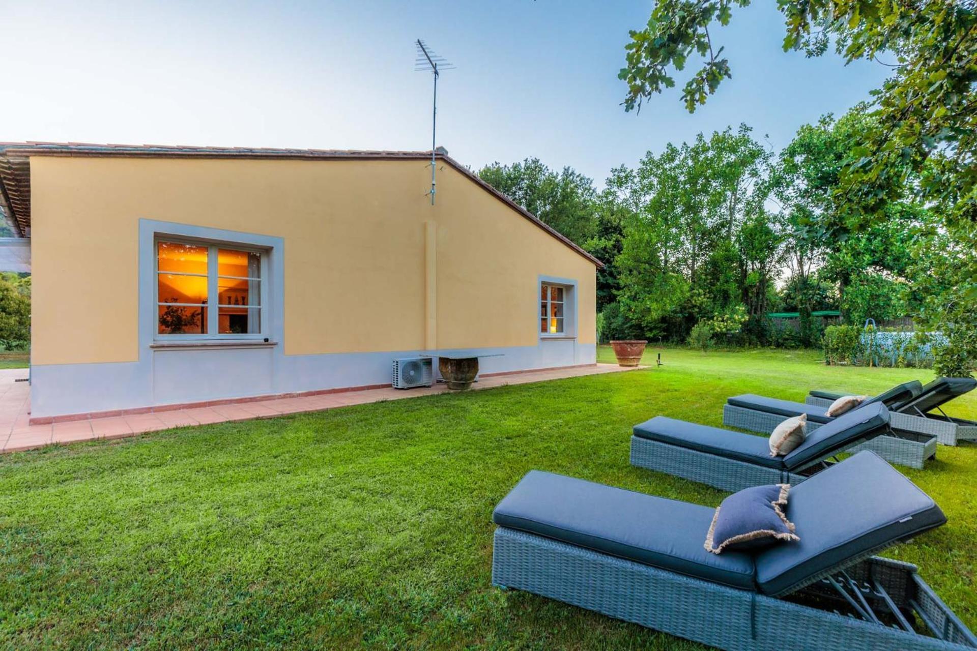 Villa Bassotta, A Charming Cottage Лукка Экстерьер фото